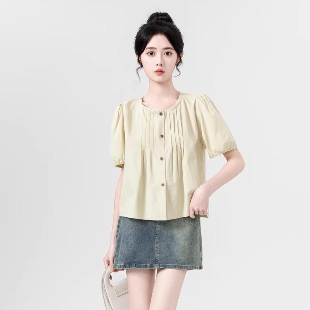 2026 summer new pleated design, niche temperament, age reducing French bubble sleeve shirt, women's versatile top