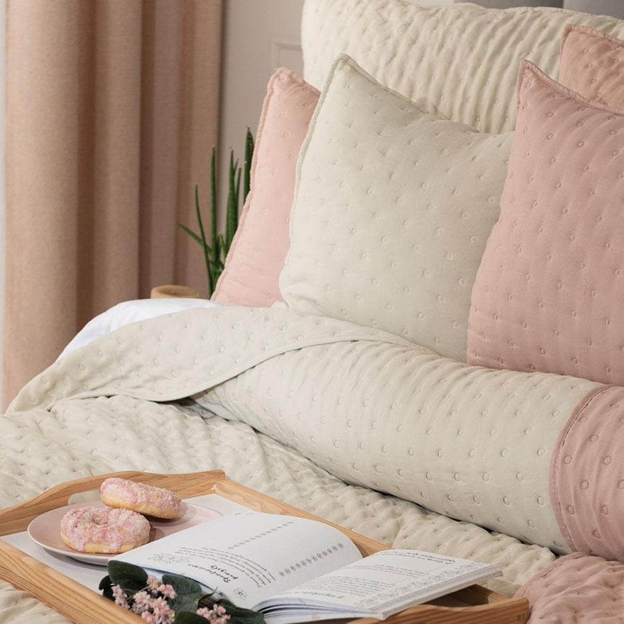 NULES Decorative bedspread - subtle beige with embossed pattern - 170x210cm