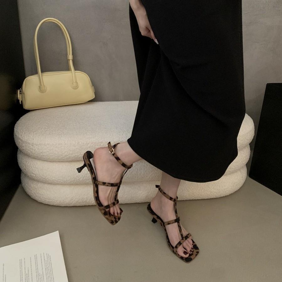 Cold God! Temperament Square Head Word with Thin Heel Sandals Women's Summer and Korean Version Open-toed High-heeled Sandals