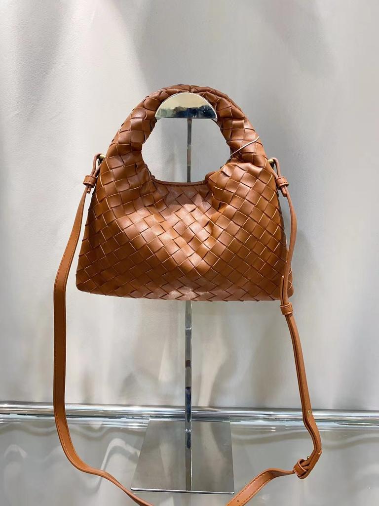 Woven shoulder bag underarm bag spring and summer new bag women's bag handmade high-texture dumpling bag tide