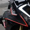 2x Motocyklový winglet boční spoiler aerodynamické křídlo větrná ploutev s červeným LED světlem