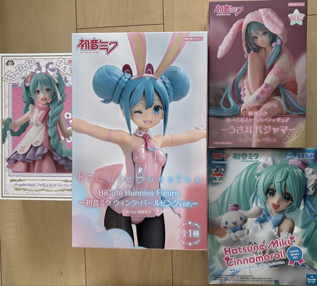 

[USED] Hatsune Miku 4-piece figure set