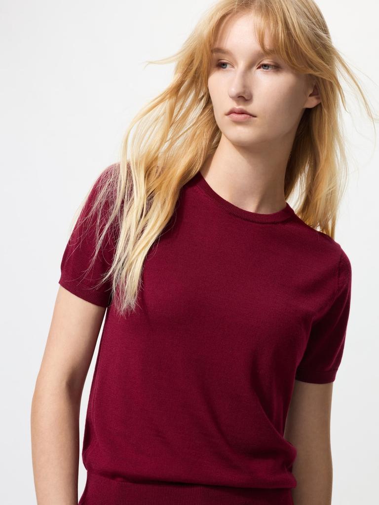 Uniqlo Merino Crew Neck Sweater  Short Sleeve 