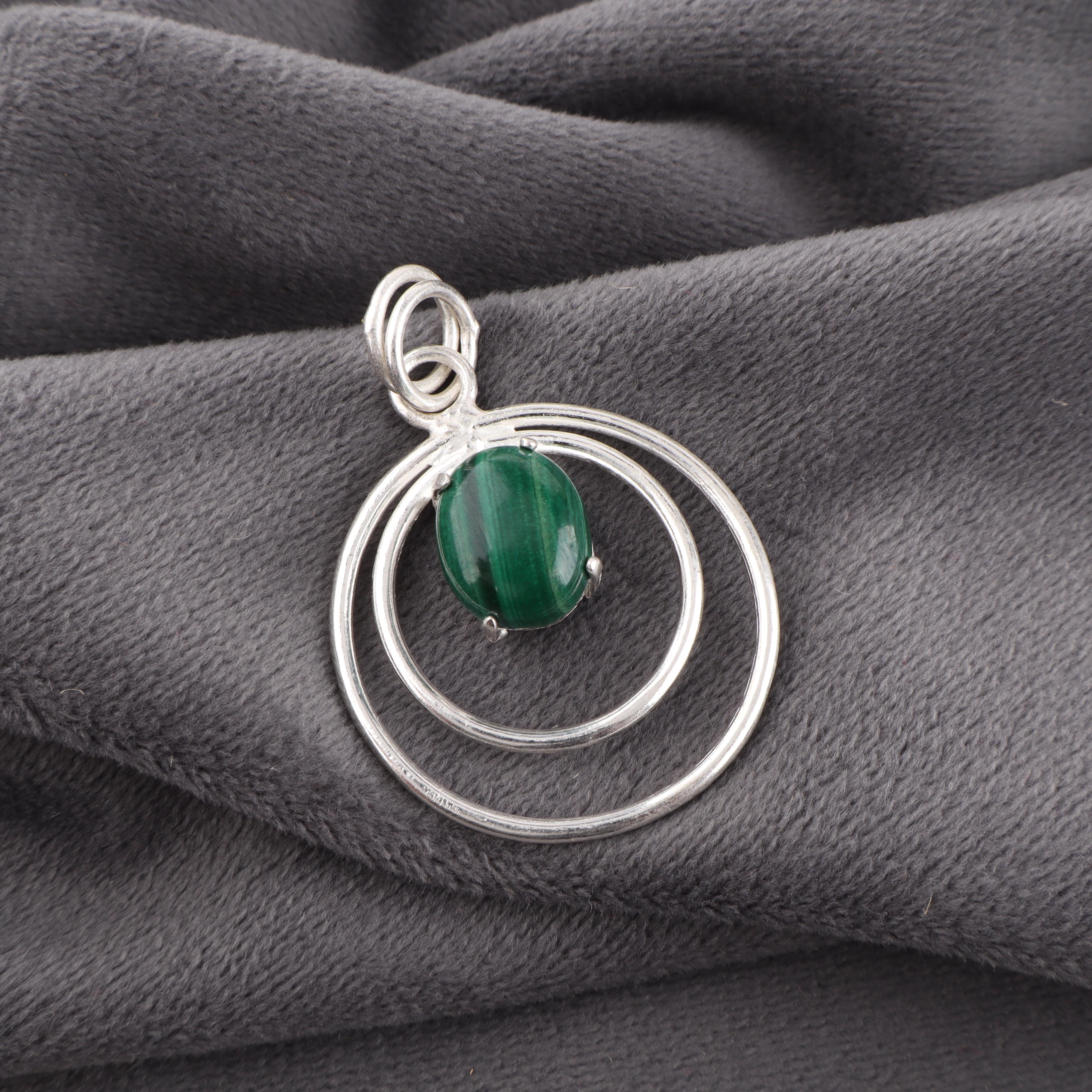 

Подвеска из малахита, серебряная подвеска 925 пробы. Кулон ручной работы с драгоценным камнем, подарок для женщин 1.65 Inches зелёный