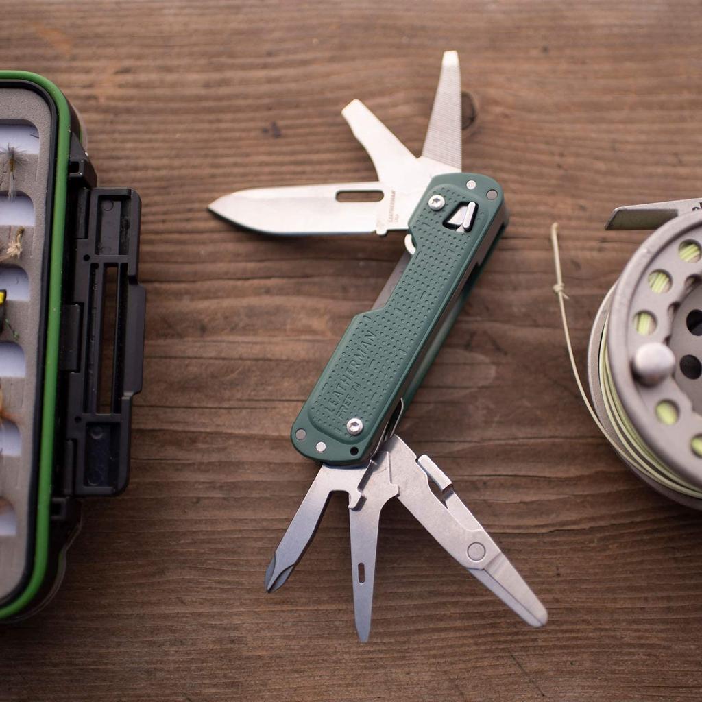 LEATHERMAN Multitool FREE T4 [Echtes japanisches Produkt] 25 Jahre Garantie LTJ-Marke enthalten [Evergreen]