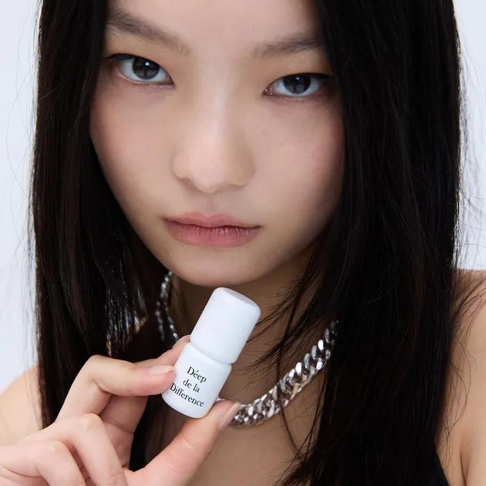 (Lip Moisturizing) Lip Balm Stick Levres 4g Select 1 (Colorless/Coral/Rose) Nude Clear