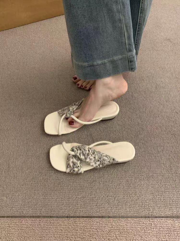 

National style cool slippers women s summer wear 2025 new French platform one-word drag women s vacation seaside beach sandals 40