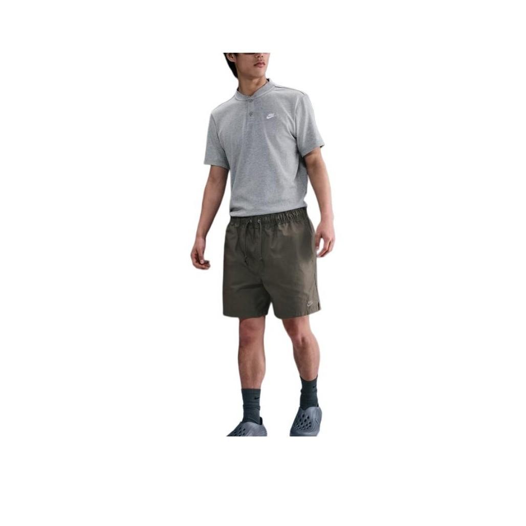 Nike Men s Comfortable Short-Sleeve T-Shirt in Gray