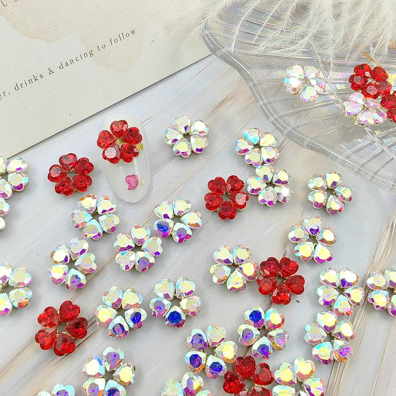 Persikofärgade Hjärta Strass Nageldekorationer - Fembladiga, Superglänsande Nageldekorationer Inspirerade av Japanska och Koreanska Trender