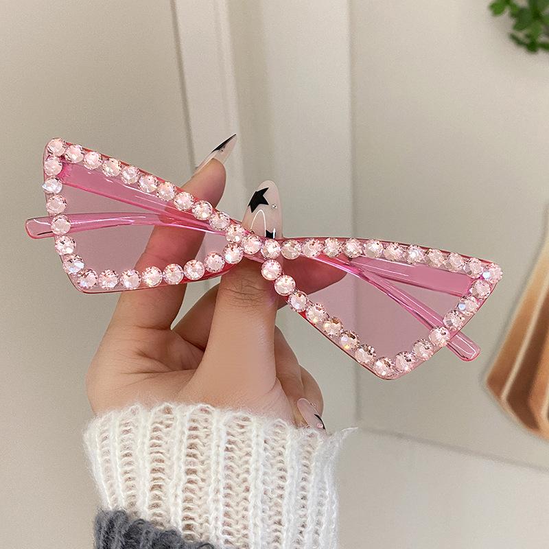 Luxury Cat Eye Rhinestone Classic Sunglasses Noble Luxury Designer Triangle Glasses Uv400 Trend Lunettes De Soleil Pour Femmes