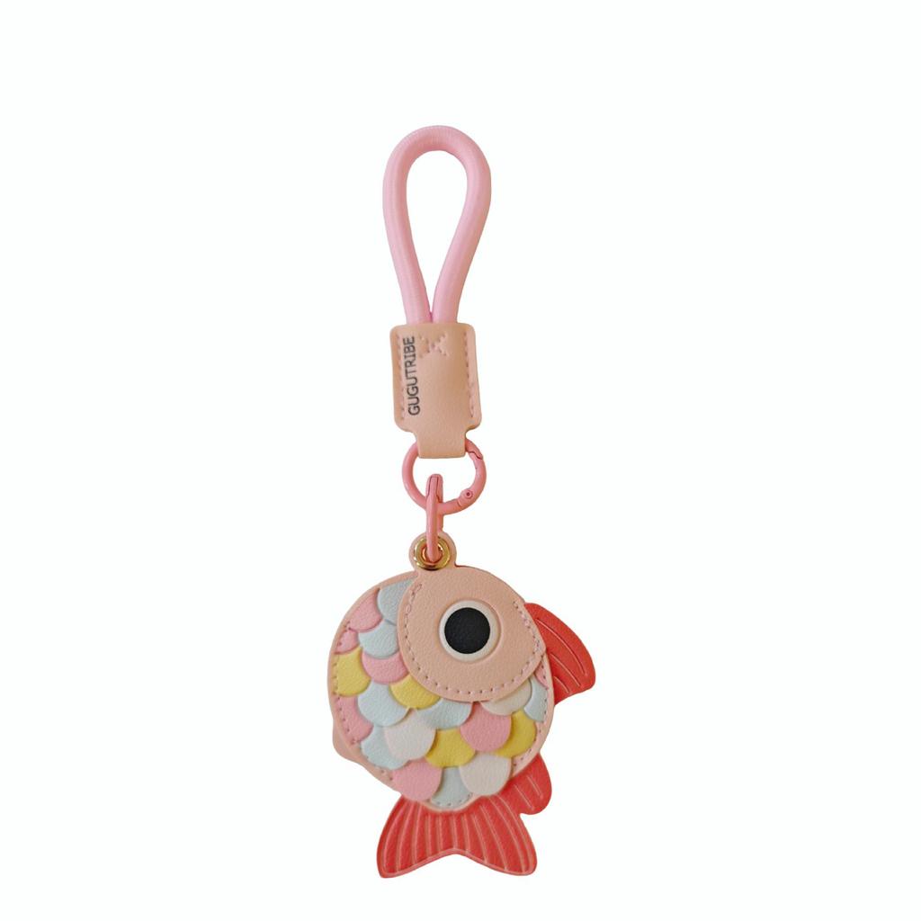 Schattige Vis Sleutelhanger: AirTag Houder & Toegangskaarthoes, Hanger & Rugzak Accessoire Cadeau
