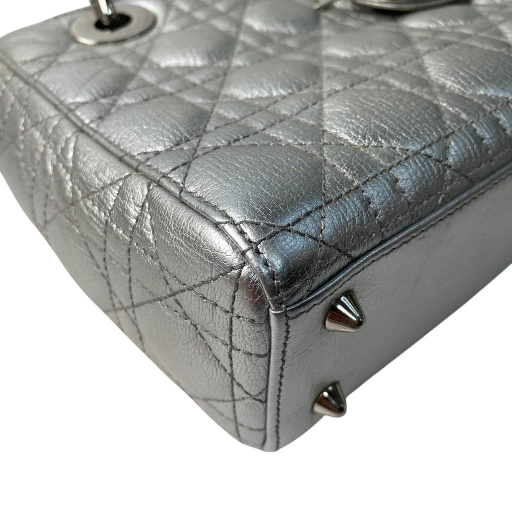 Gebrauchte Christian Dior Schultertasche Silber Leder Damen