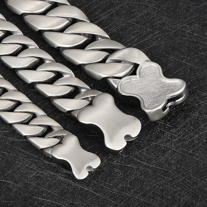 Trendy Creative Bone Buckle Necklace, Simple And Domineering Encrypted Sand Cuban Chain Titanium Steel Men'S Necklace
