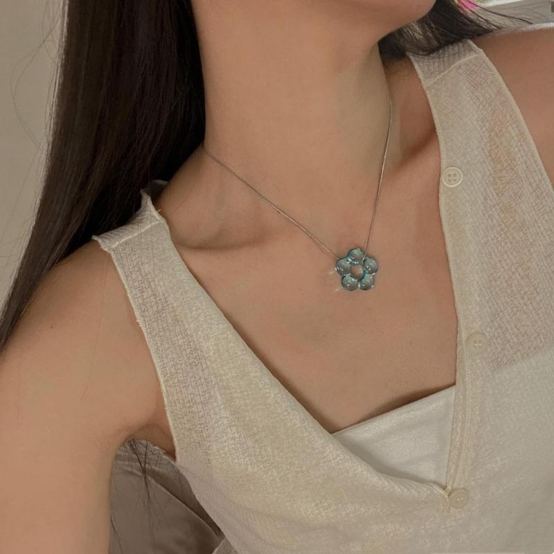 Hollow Out Floral Necklace Fashion Pendant Charm Neckchain Stackable Stylish Choker Chain Handmade Clavicle Chains