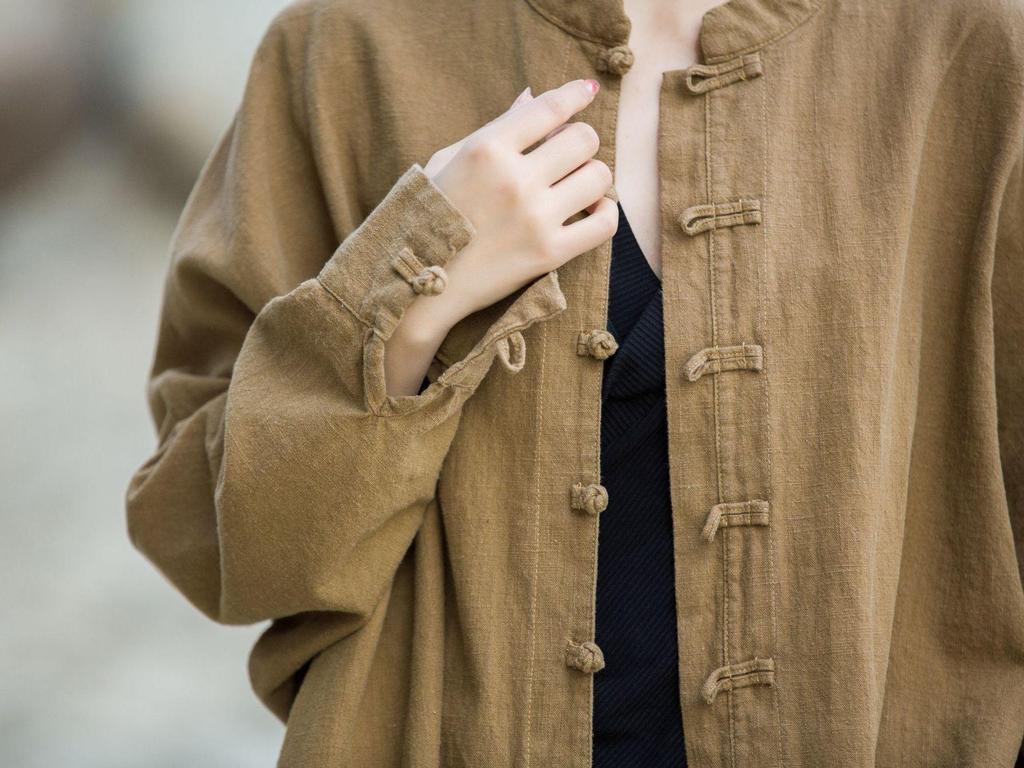 Wiosna/Lato 2025 Damski Bawełniany Lniany Ramie Zen Garnitur do Herbaty Kardigan: Postarzany piaskowy odcień do fotografii podróżniczej.