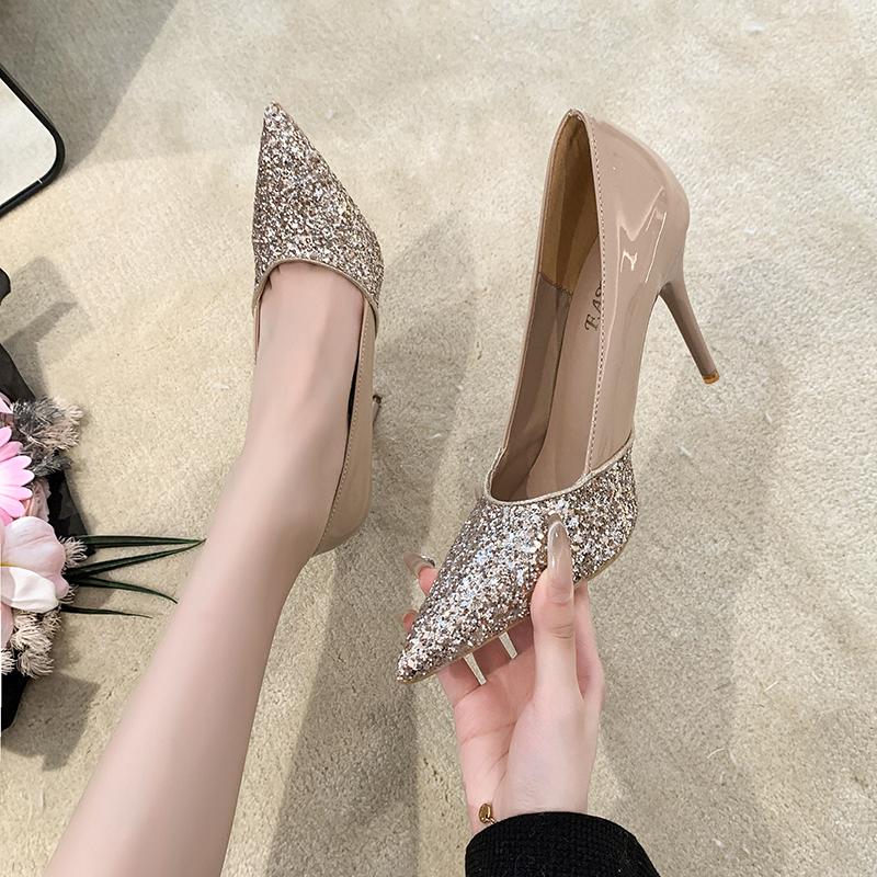 

Мода Новый Стиль Мода Женские Роскошные Сандалии Полые Блестки Цветные Блоки Высокие Каблуки Острый Носок Подружки Невесты Работа Свадебная Обувь для Женщин 40 телесный