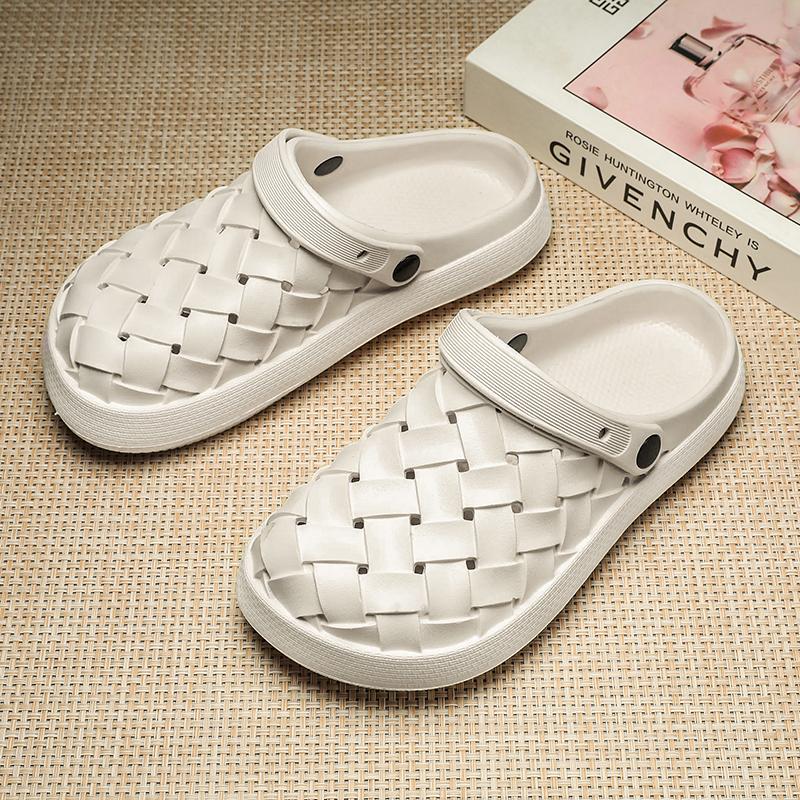 2025 Summer New Men's Fashion Comfortable Soft Light Casual Slippers Home Seaside Beach Non-slip Driving Office Baotou Slippers