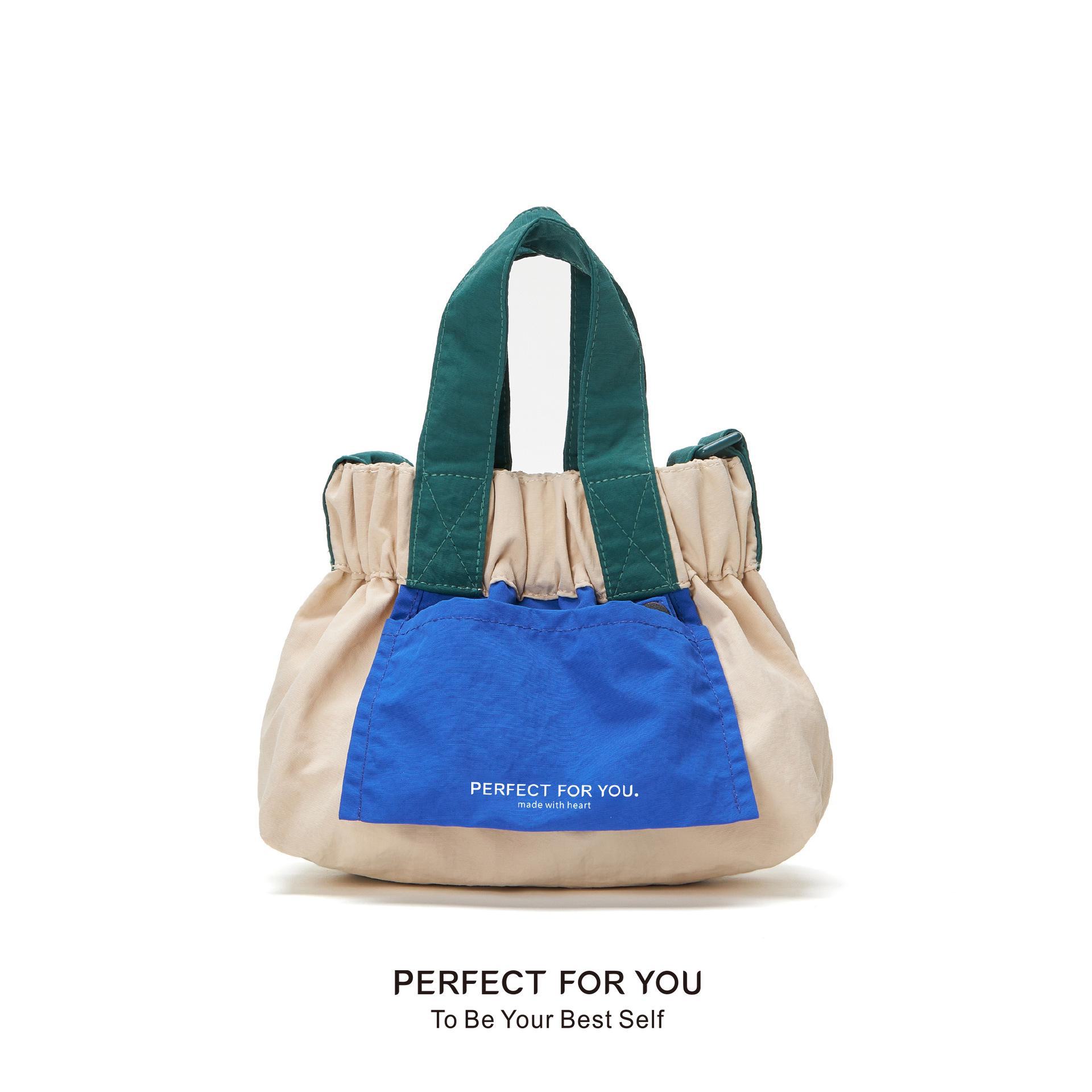 

Складная вместительная сумка через плечо Dopamine Color-Match от сингапурского бренда Niche Design грязно-белый