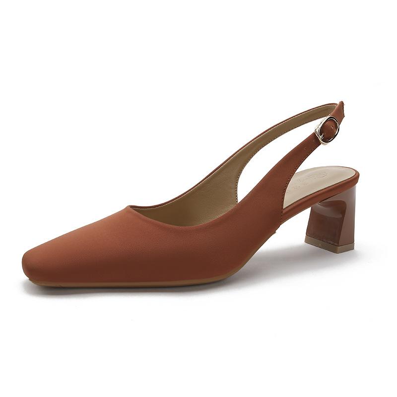 

Босоножки Баотоу женские лето 2025 новые средний каблук толстый каблук сказочный стиль одинарная обувь квадратный носок римская леди высокие каблуки 40 оранжевый