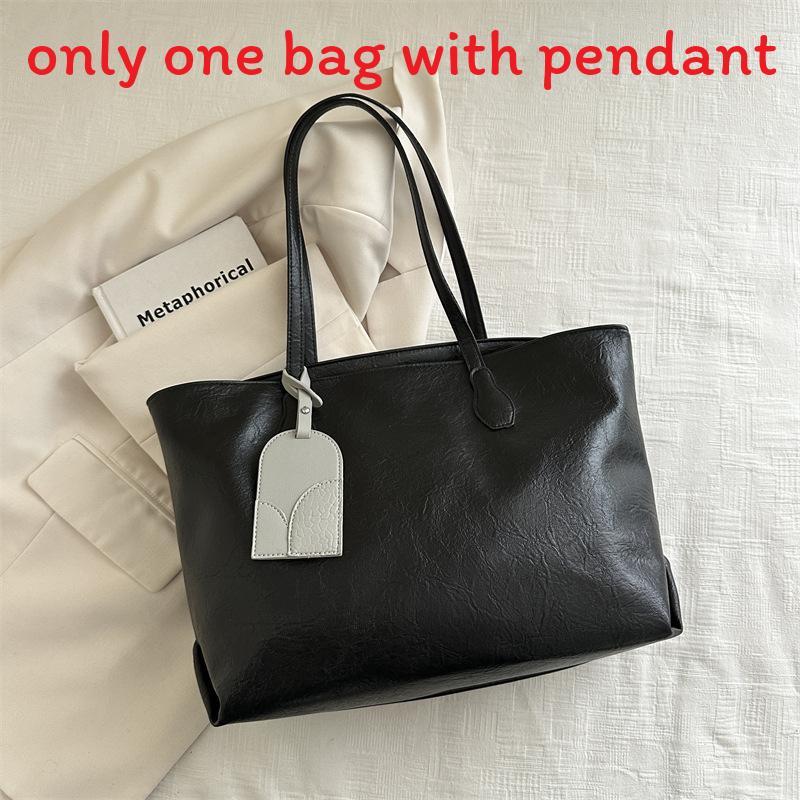 Soft Leather Tote Bag For Women With Large Capacity And Urban Minimalist Style