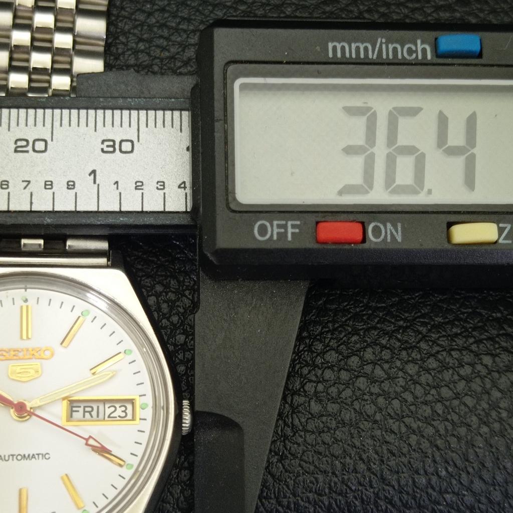 GENUINE VINTAGE SEIKO 5 AUTOMATIC 6349A JAPAN MENS WHITE DIAL WATCH A702619-1 R209-a702619