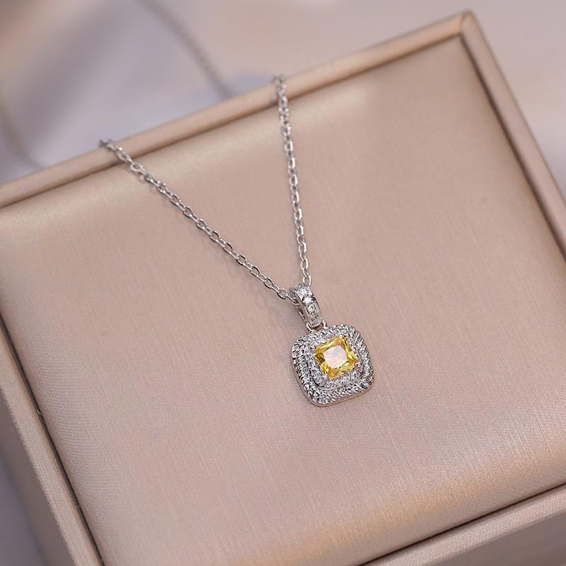 Women's Fashion Heart Pendant Necklace - Elegant, Simple Design, Versatile Clavicle Chain Jewelry