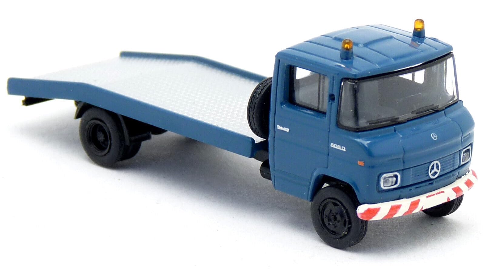 

Brekina HO Scale L 608 D Tow Truck 1/87 Mercedes-Benz (1968)