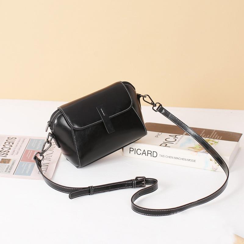 Premium Leather Women'S Bag Fashionable Retro Shell Bag Spring And Summer Oil Wax Cowhide Shoulder Messenger Bag Women 6010