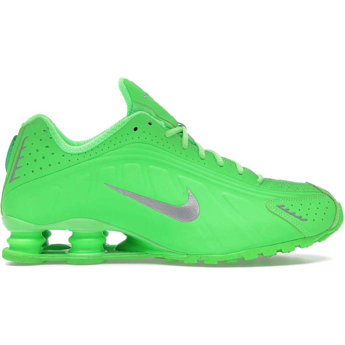 

Sneaker Nike Shox R4 Green Strike (Women s)(HV0839-398) 39