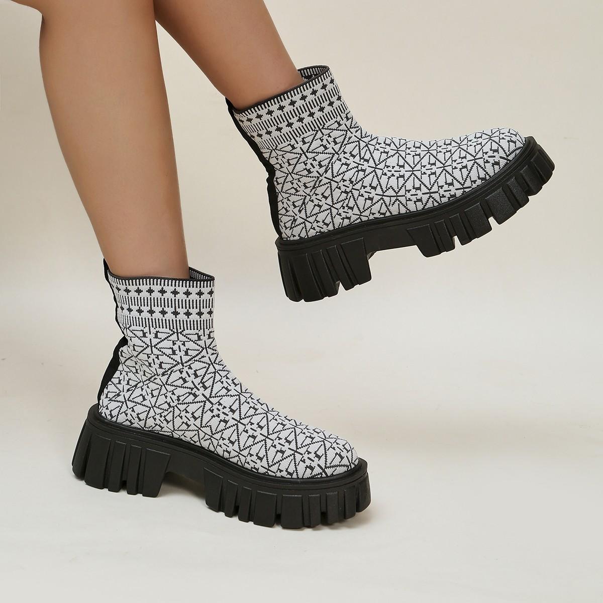 

Короткие сапоги европейского и американского дизайна, весна-осень 2024 г., новые черно-белые цветные блоки, толстая подошва, короткие сапоги средней длины 35 белый