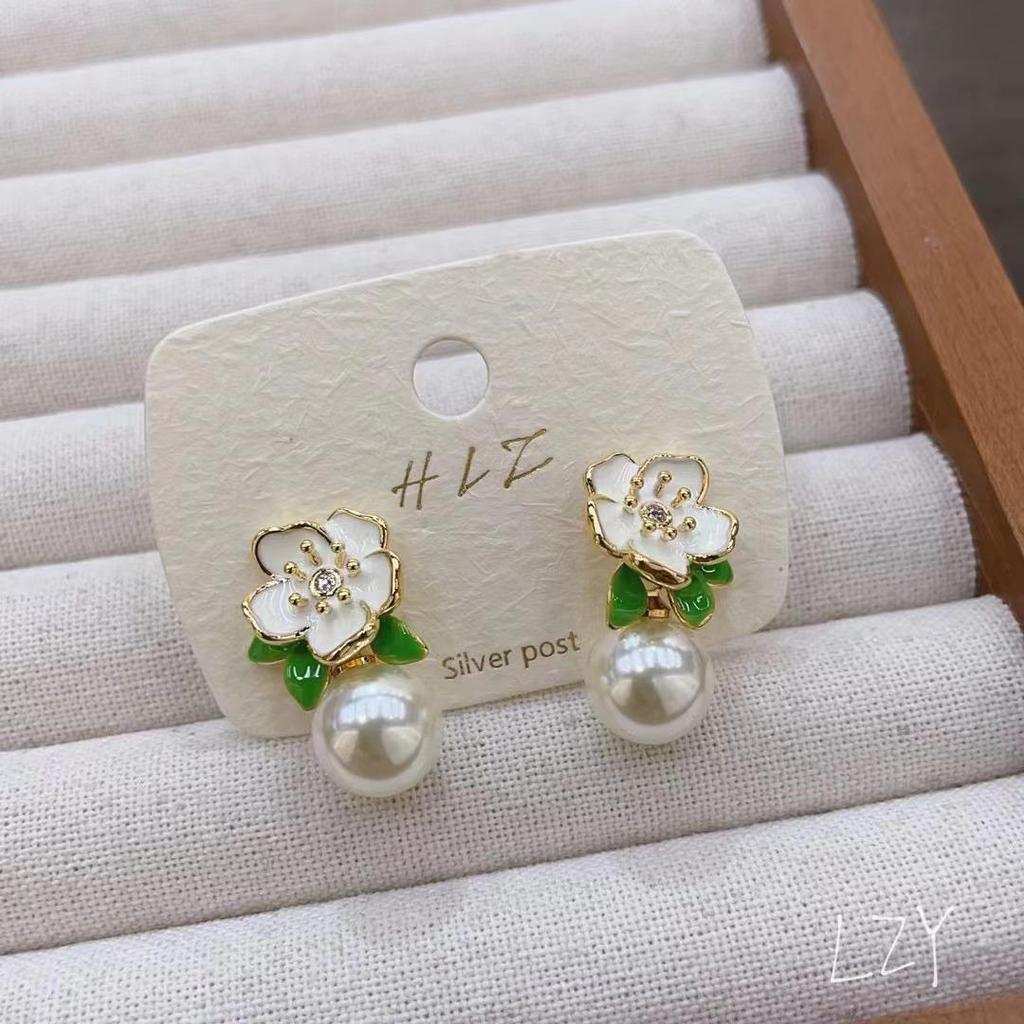 Dopamine Pink Flower Studs: Elegant French Design, High-End, Unique Atmosphere Earrings