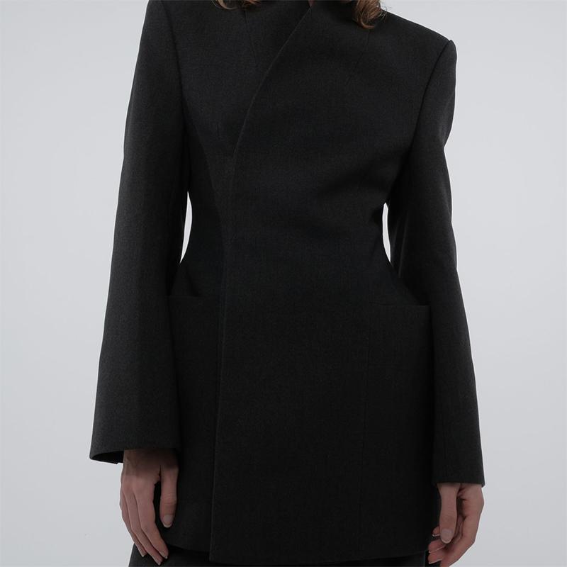 Elegantní sako s úzkým pasem pro ženy, ramenní vycpávky, dvouřadé zapínání, módní sako na dojíždění, jaro 2025, pouliční dámské svrchní oblečení, topy