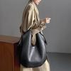 Fashionable Large Capacity Tote Bag Classic Retro Minimalist Style Spacious Faux Leather Shoulder Bag With Do Not Wash For Daily And Travel Use