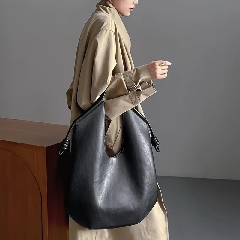 Fashionable Large Capacity Tote Bag Classic Retro Minimalist Style Spacious Faux Leather Shoulder Bag With Do Not Wash For Daily And Travel Use