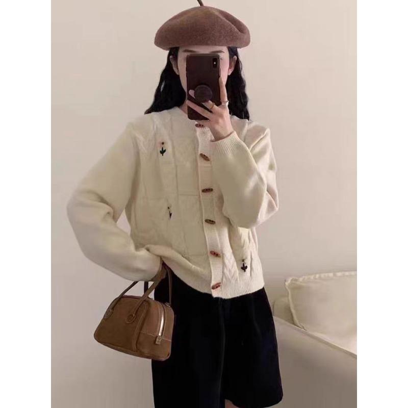 

Spring and Autumn New Fashion Crew Neck Corner Button Sweater Jacket Women s Loose Soft Waxy Long Sleeve Knitted Cardigan Top One size белый