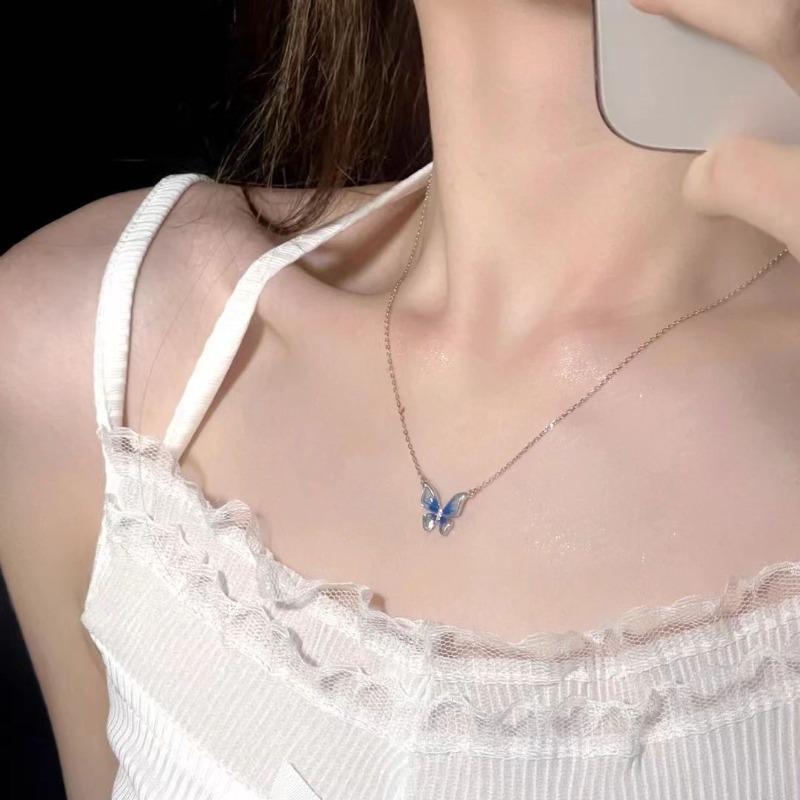 Simple Gradient Color Butterfly Pendant Necklace Fashionable Collarbone Chain Necklace for Women Trendy Jewelry Accessories