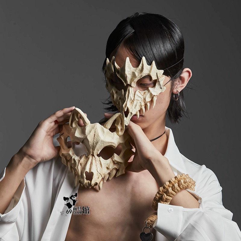 BEPAN A Male and Female Full-face Cosplay of a Dragon God and a Tiger Mask for Halloween In Japanese 2D Animation