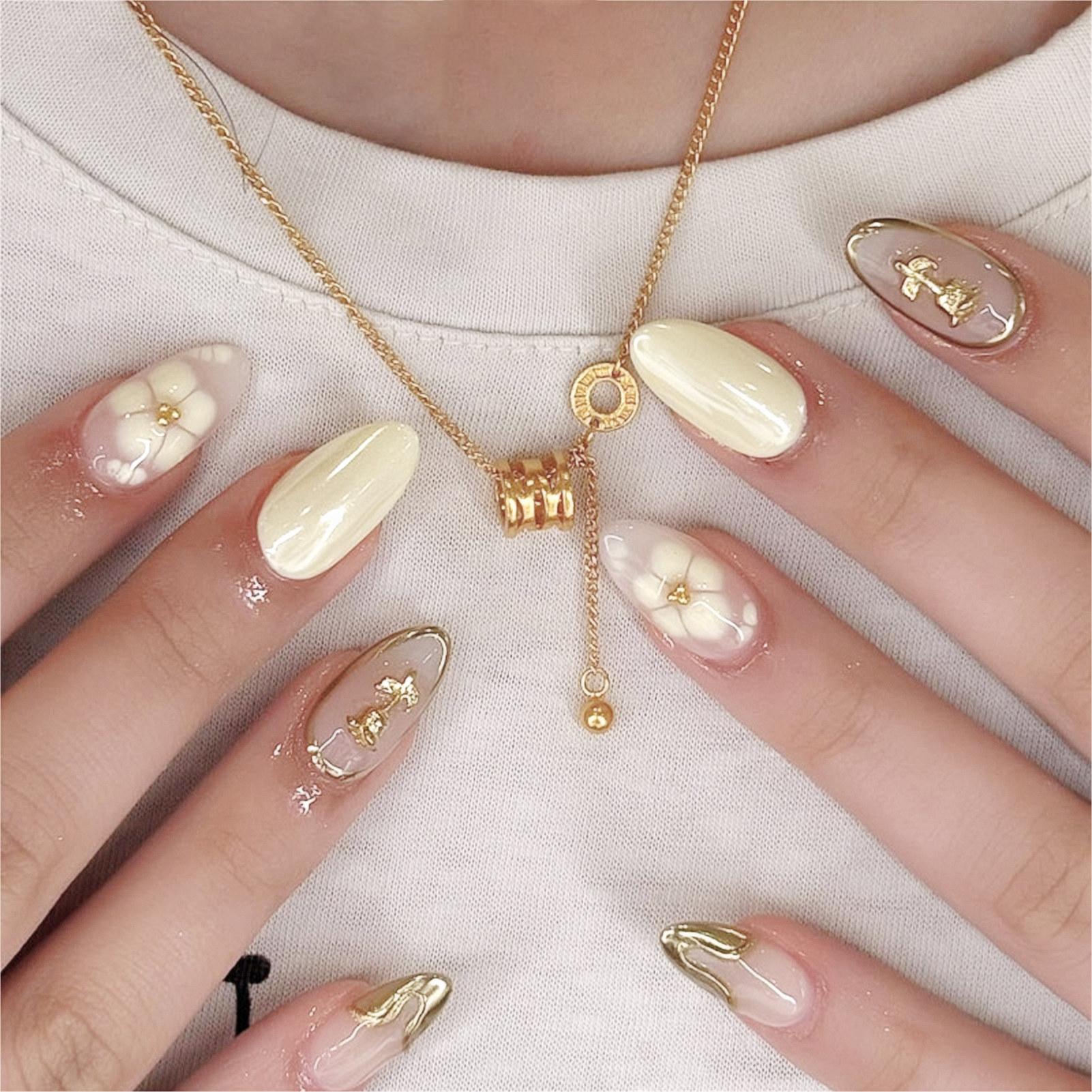 24 Pcs Almond Shaped Fake Nails 3D Gold Floral Fake Nails French Style Press On Nails False Nails Artificial Nail Tips For Women