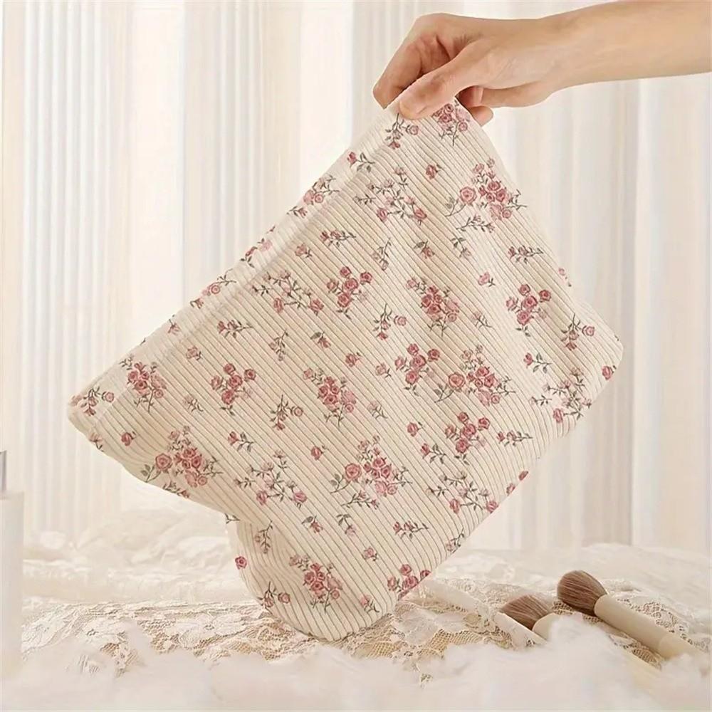New Portable Floral Cosmetic Bag Lightweight Corduroy Zipper Makeup Organizer Multifunctional Large Capacity Storage Bag Travel