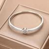 Luxurious four-leaf clover clasp bracelet for women, gold and silver two-tone fine bracelet with classic lucky clover main ornament, fully encrusted