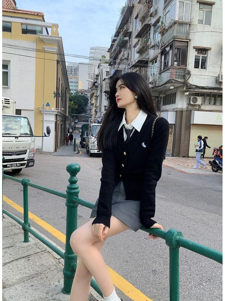 2025 Autumn/Winter V-neck Long Sleeve Knit Cardigan with Rabbit Embroidery – College Style Age-Reducing Versatile Top