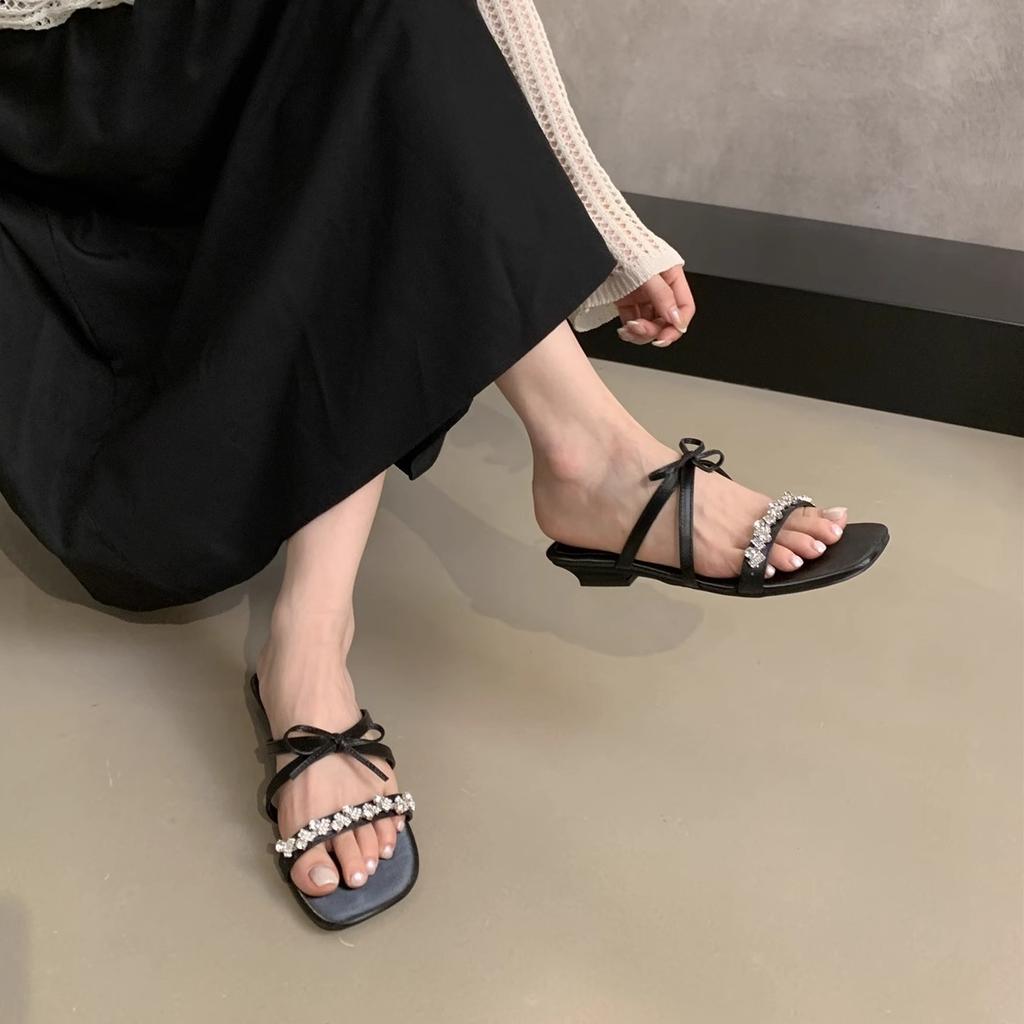 Rhinestone bow one-word slippers for women's summer wear, new gentle matching skirt, beautiful thick heel sandals