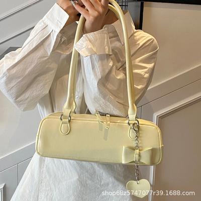 High-end Texture Foreign Style Small Bag Women's 2025 New Versatile One-shoulder Armpit Bag French Niche Design Baguette Bag