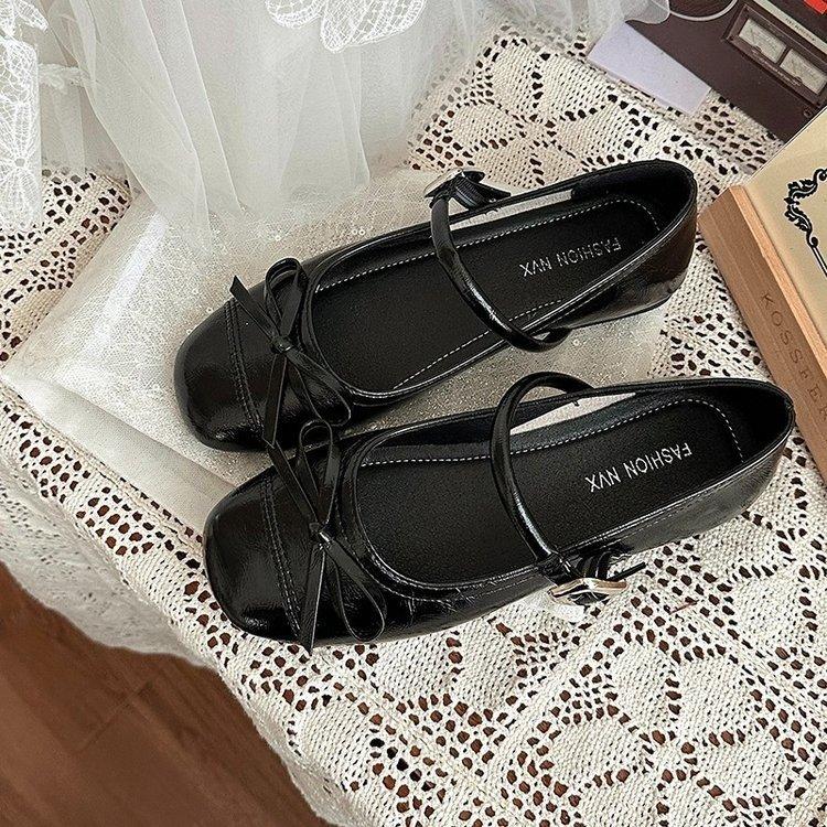 Versatile women's shoes silver light mouth ballet flat shoes 2025 new spring skirt French square head Mary Jane shoes