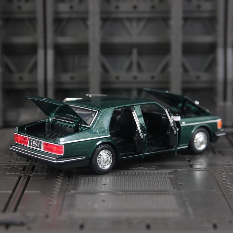 1:32 Simulation Rolls Royce Silver Spike Alloy Car Model Pendant, Doors and Engine Lid, Trunk Can Open, Sound and Light
