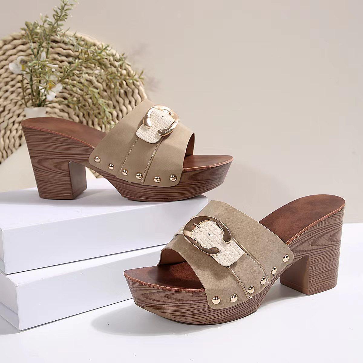 

Large size thick heel slippers women s summer 2025 new European and American style rivets one word with sandals women s black 43 абрикосовый