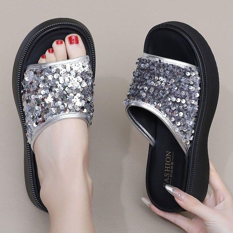 Summer platform slippers women's 2025 new cool slippers women's muffin sequins wear beach fashion word sandals