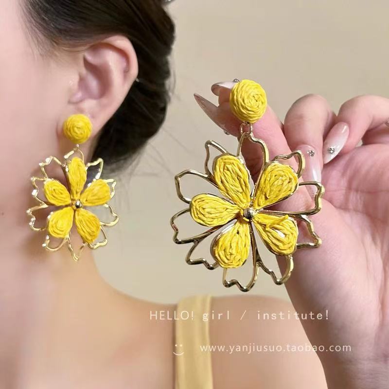 Vacation Style Dopamine Flower Earrings Women's Summer Sweet Temperament Versatile High-end Stud Earrings 925 Silver Needle Earrings