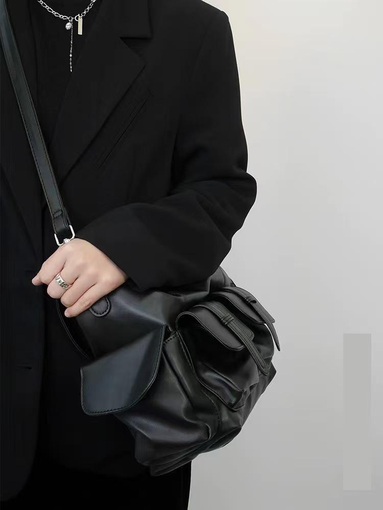 Autumn/Winter Women's Large Capacity Retro Crossbody and Shoulder Tote Bag