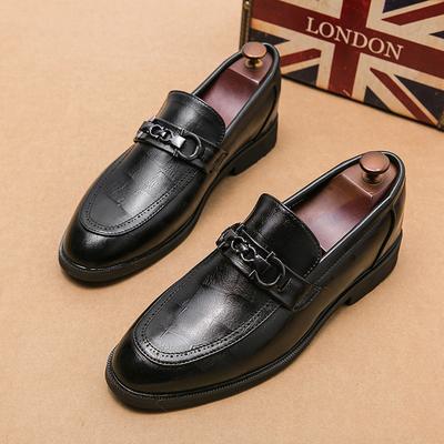 Herbst schwarze Lederschuhe spitz Business-Kleid faule Fahrerschuhe Friseur ohne Schnürsenkel ins